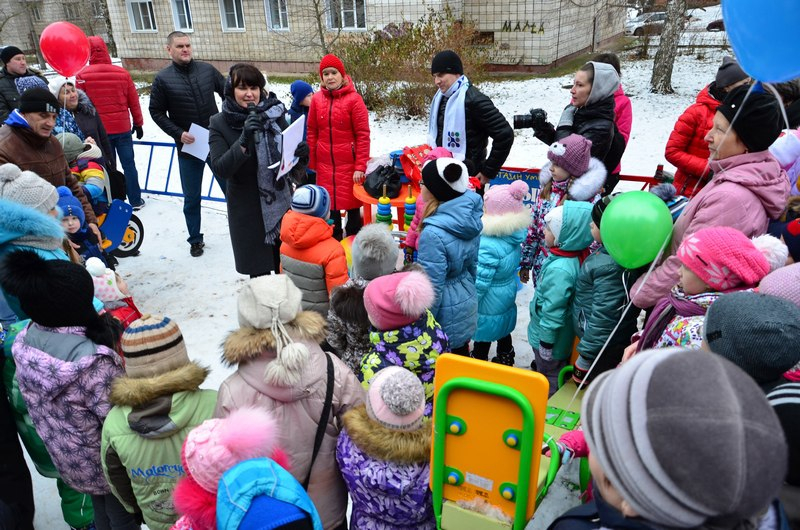 В Чепецке открылась детская площадка стоимостью почти 1 500 000 рублей