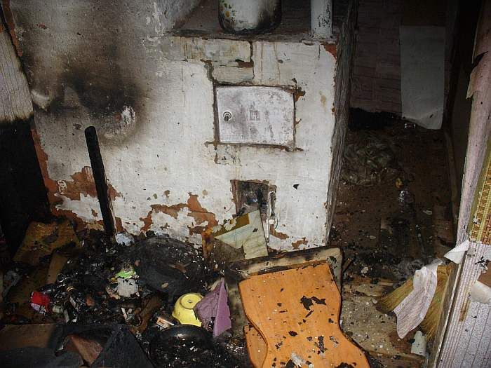 13-летняя пироманка подожгла свой дом в Омутнинске