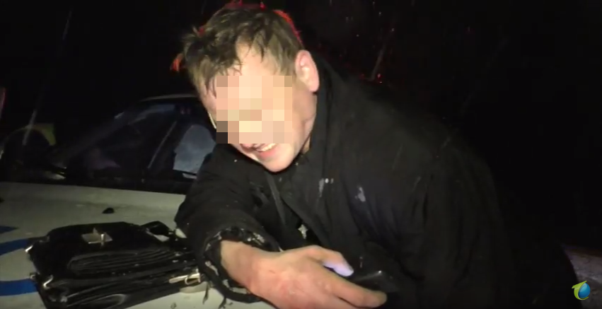 Видео: в Чепецком районе пьяного лихача остановили выстрелами по колесам