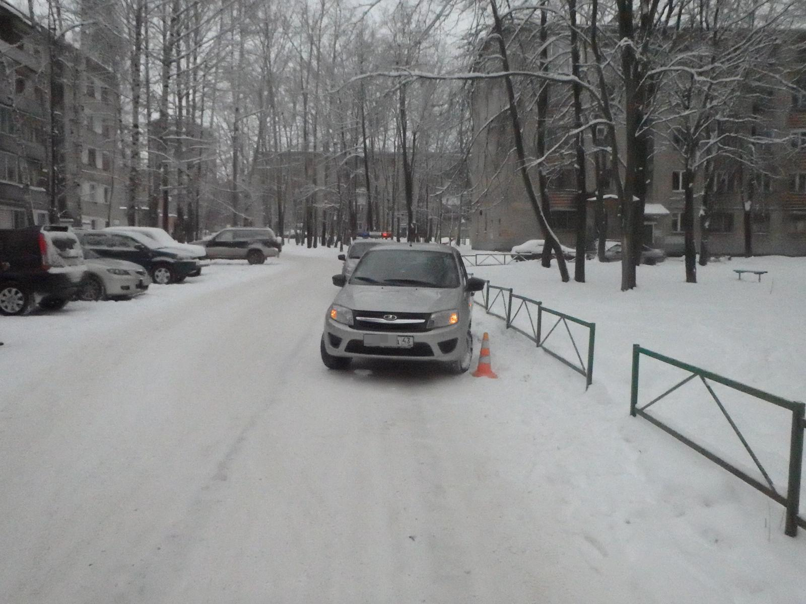 В Чепецке водитель наехал на дорожное ограждение и 5-летнего ребенка