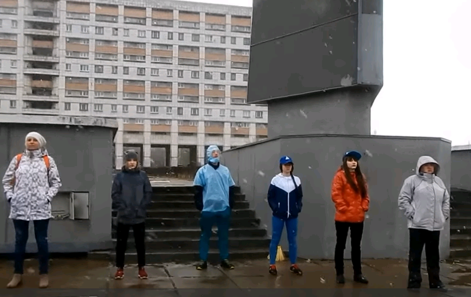 "А в Чепецке тает лед»: школьники сняли пародию на известный клип