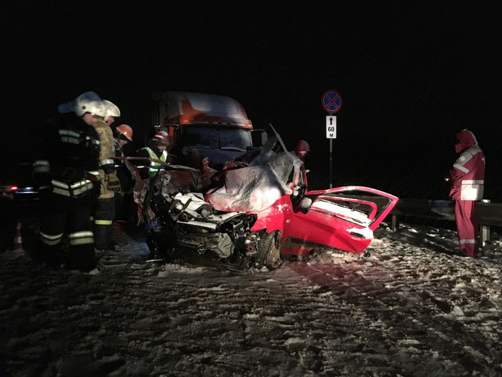 На трассе в Кировской области в ДТП погибли два человека
