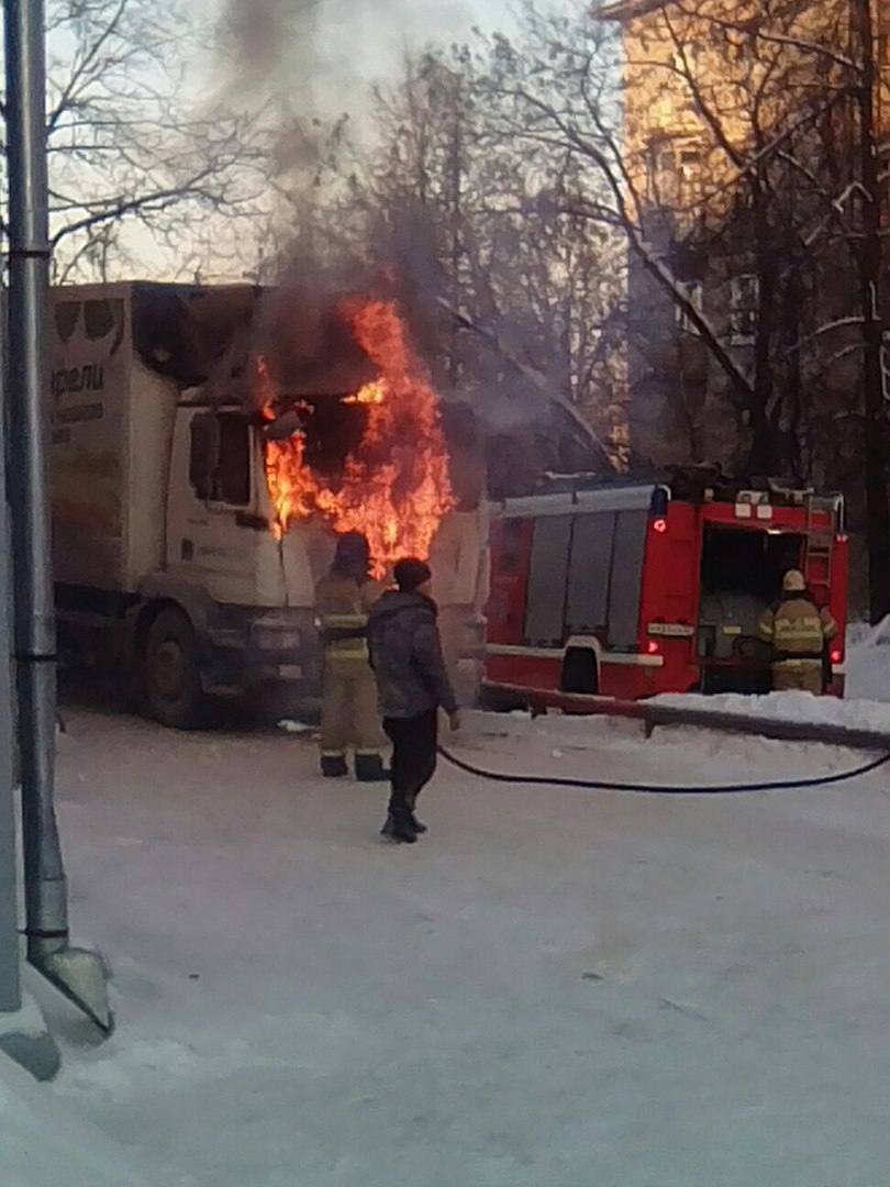 В Чепецке на проспекте Кирова вспыхнул грузовик