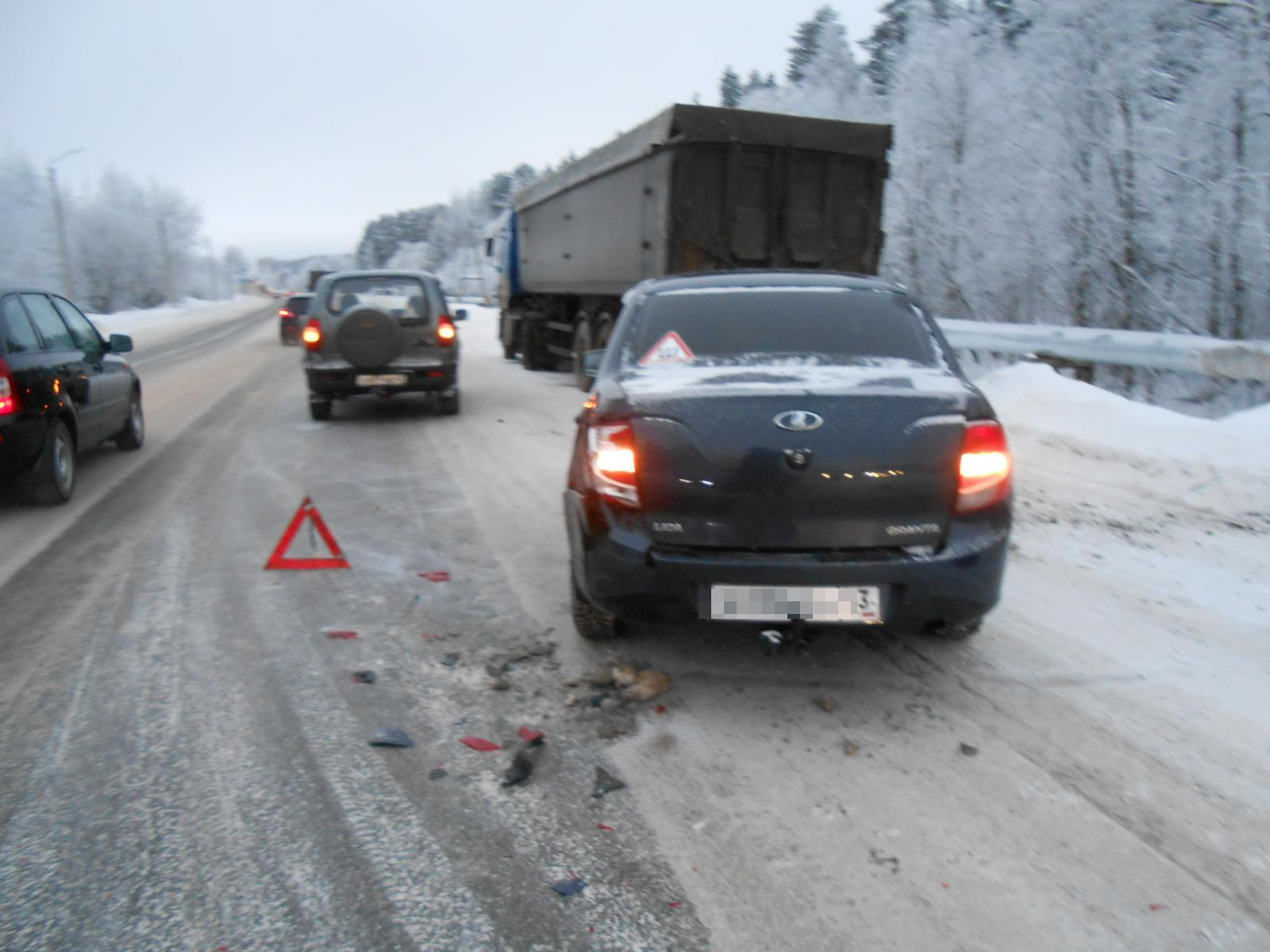 В Чепецке женщина-водитель спровоцировала массовую аварию