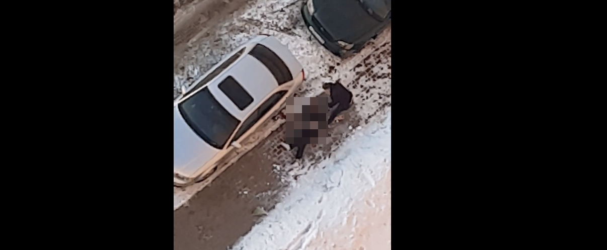 В Кирове 22-летний парень случайно сорвался вниз с высоты 17 этажа