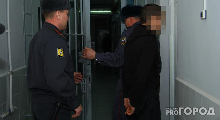 В Кирове 60-летний бизнесмен изнасиловал школьницу в машине