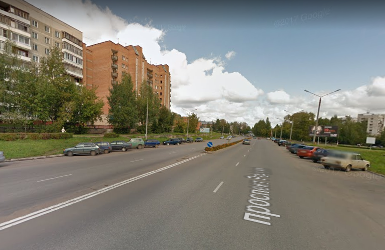 В Чепецке студент на "Ладе" врезался в бордюр и в две припаркованные машины