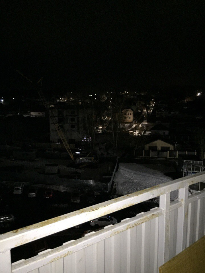 В Чепецке по заброшенной стройке бегали 15 человек с фонариками