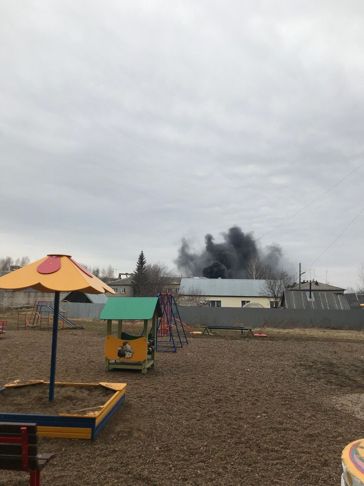 В Чепецке на территории предприятия на Производственной произошел пожар