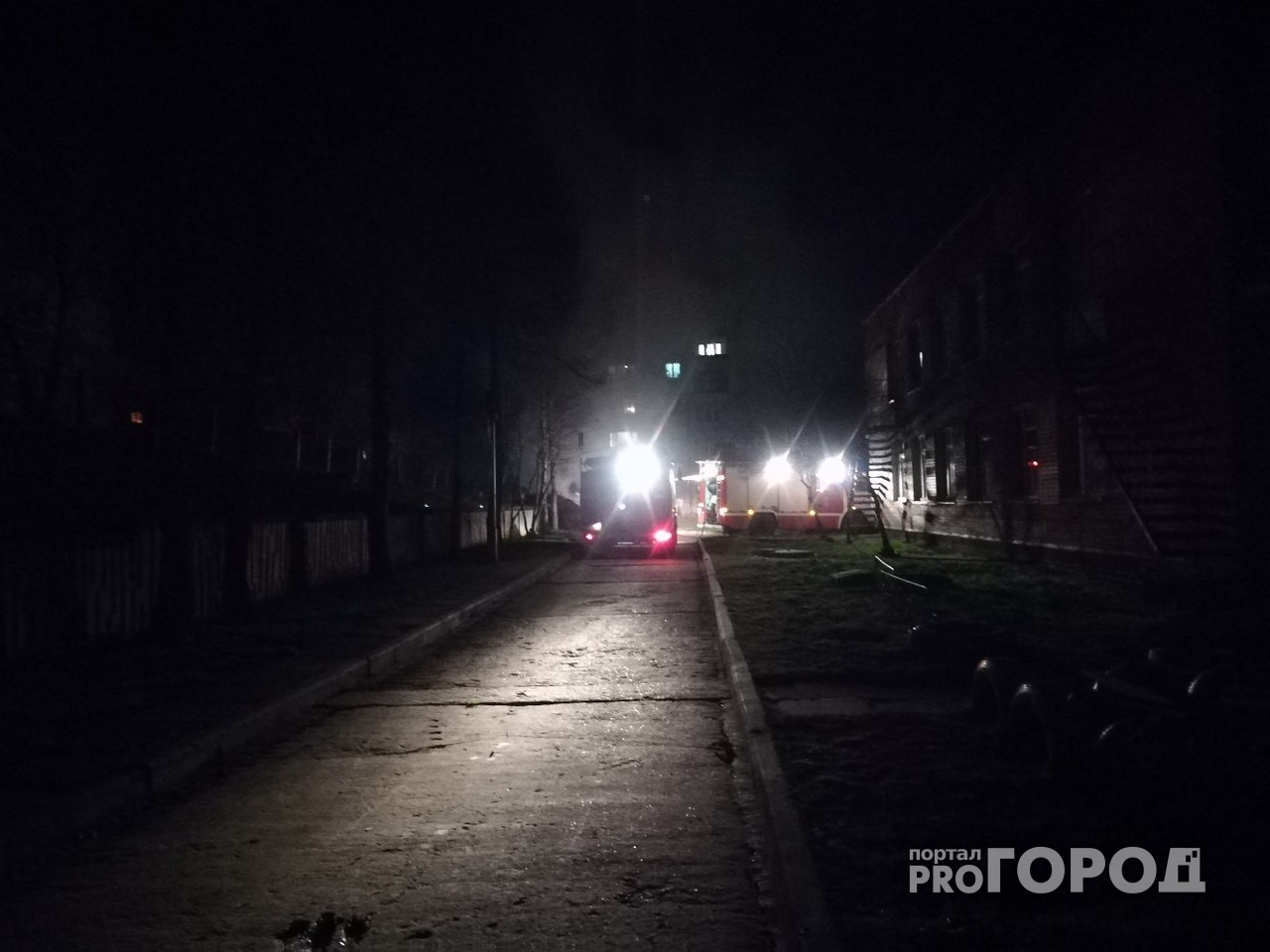 Два расчета тушили пожар на территории детского сада в Чепецке