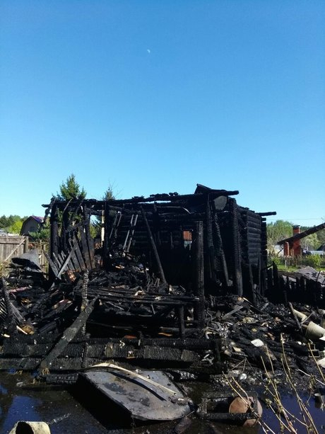 В Чепецке сгорели две дачи и баня