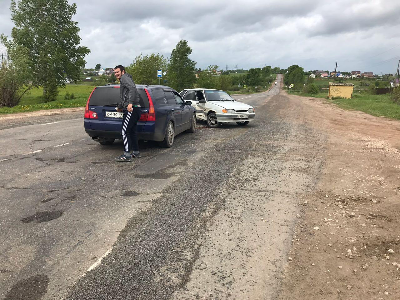 В Чепецком районе на трассе ВАЗ не пропустил Nissan