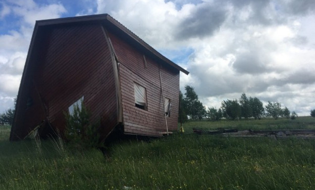 В Кировской области во время урагана снесло строящийся дом