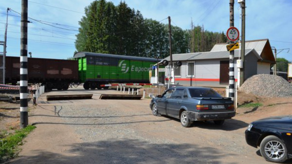 На сутки закроют железнодорожный переезд в Кирово-Чепецком районе