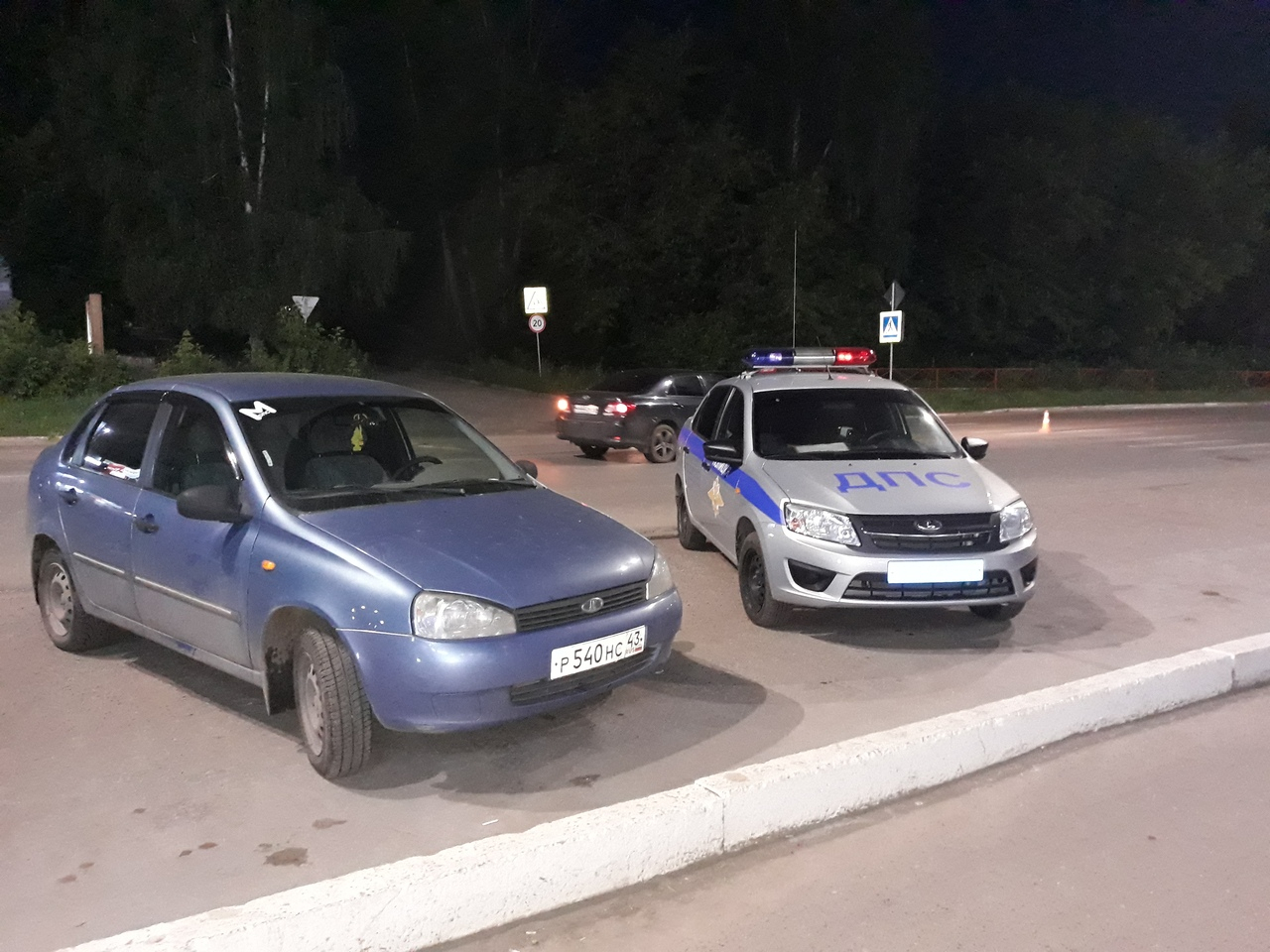 Неустановленный водитель в Чепецке сбил подростка: у мальчика ушибы и переломы