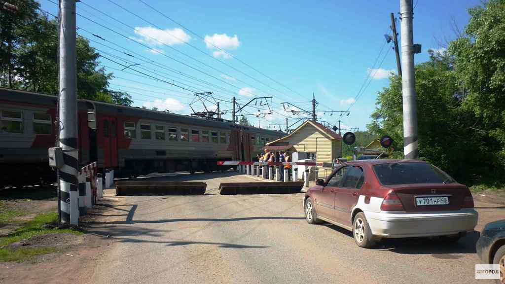 На переезде в Нововятск установят табло с отсчетом времени до приближающегося поезда