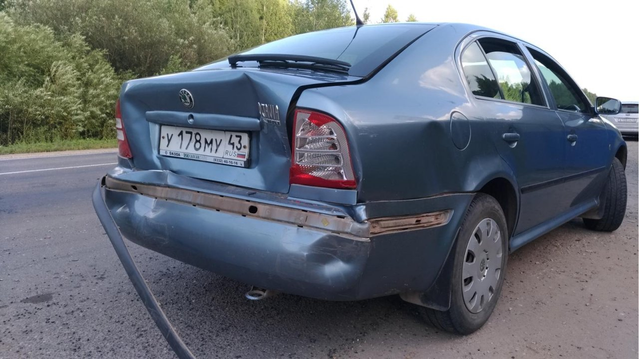 На трассе в Кирово-Чепецком районе столкнулись две иномарки