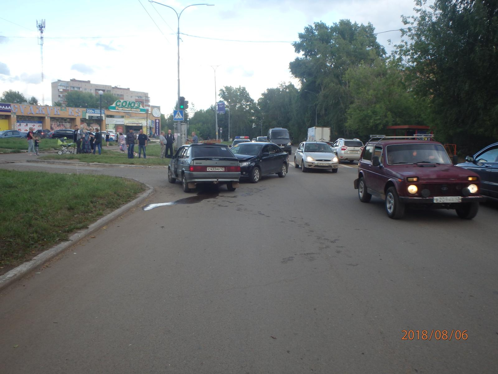 В Боево при столкновении ВАЗа и Volkswagen пострадали 3 человека