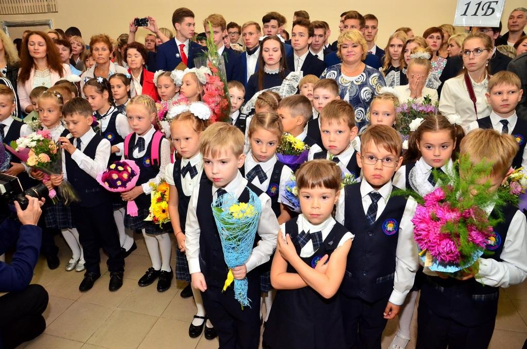 «УРАЛХИМ» поздравил подшефные школы Кирово-Чепецка и района с Днем знаний