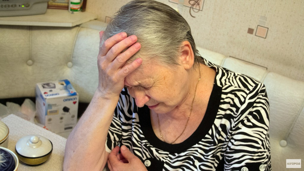 В Кирово-Чепецке мужчина ограбил пенсионерку и угрожал убить ее