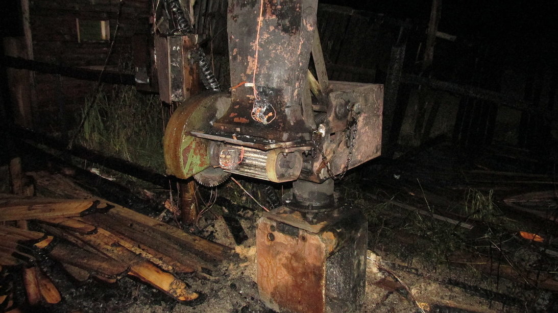 В Чепецком районе полностью сгорел цех на пилораме