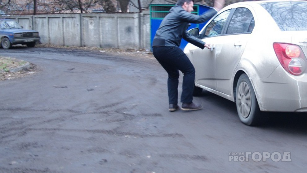 Пьяный житель Чепецка угнал у приятеля машину и устроил ДТП