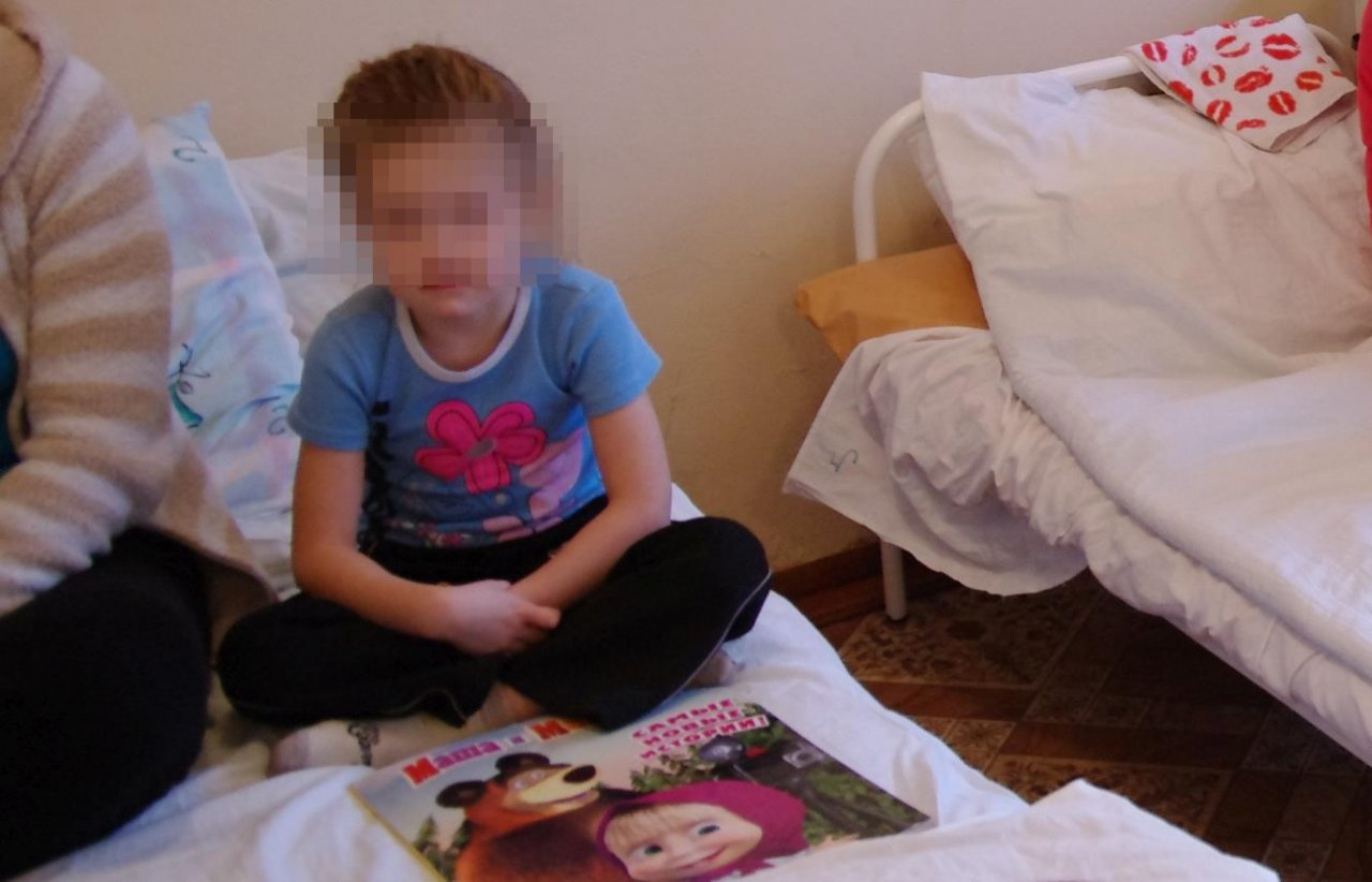 Сотрудники полиции забрали из чепецкой семьи избитую 4-летнюю девочку