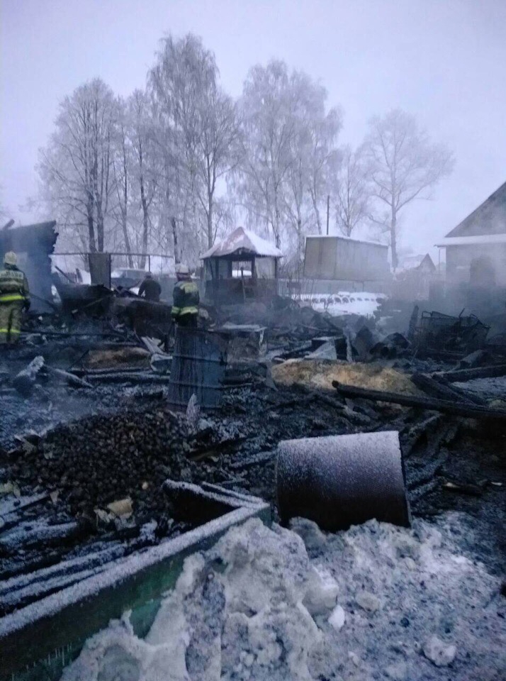 В Чепецком районе сгорел дом, пока хозяева были на работе