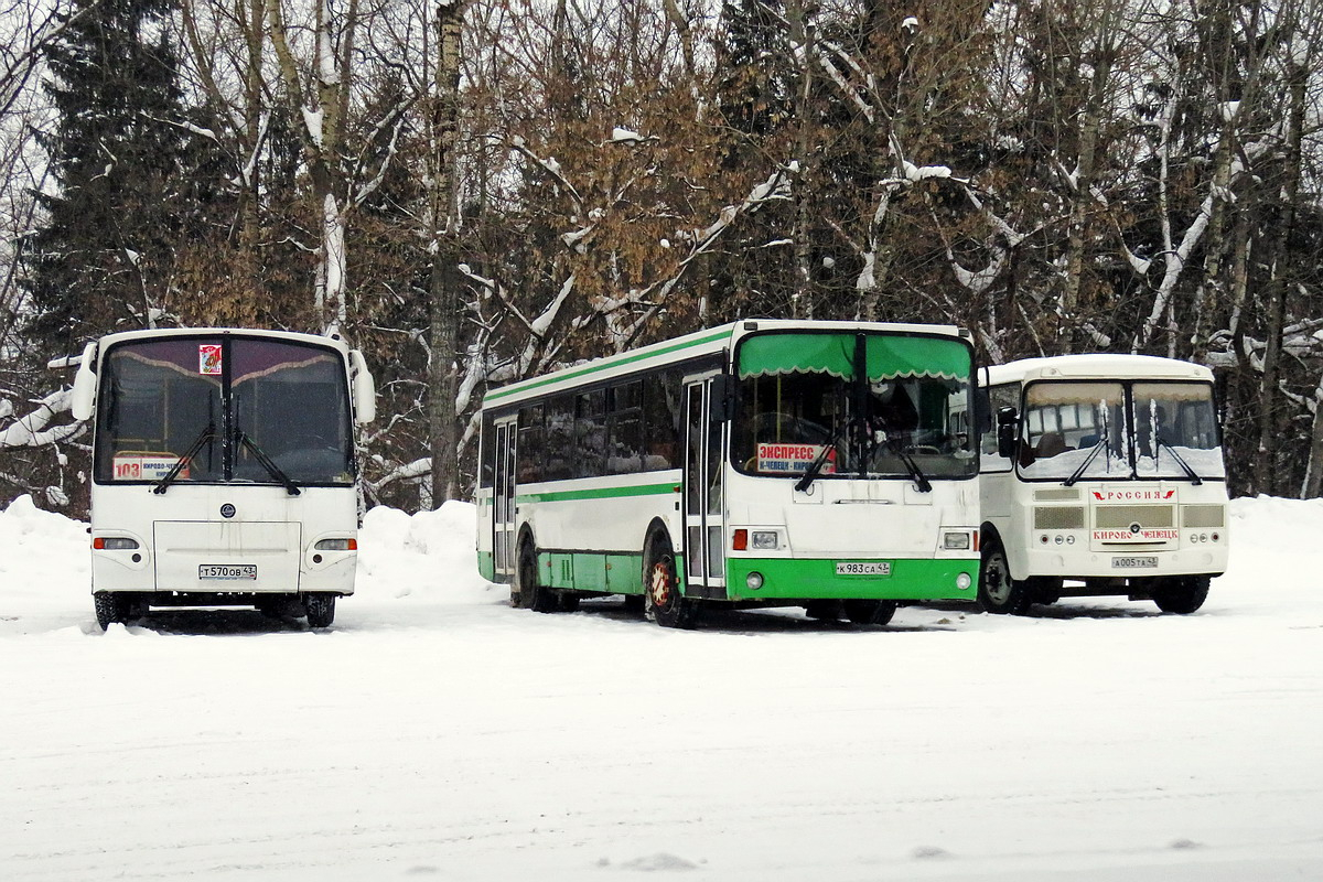 В Чепецке из-за плохой дороги отменили один из автобусных маршрутов