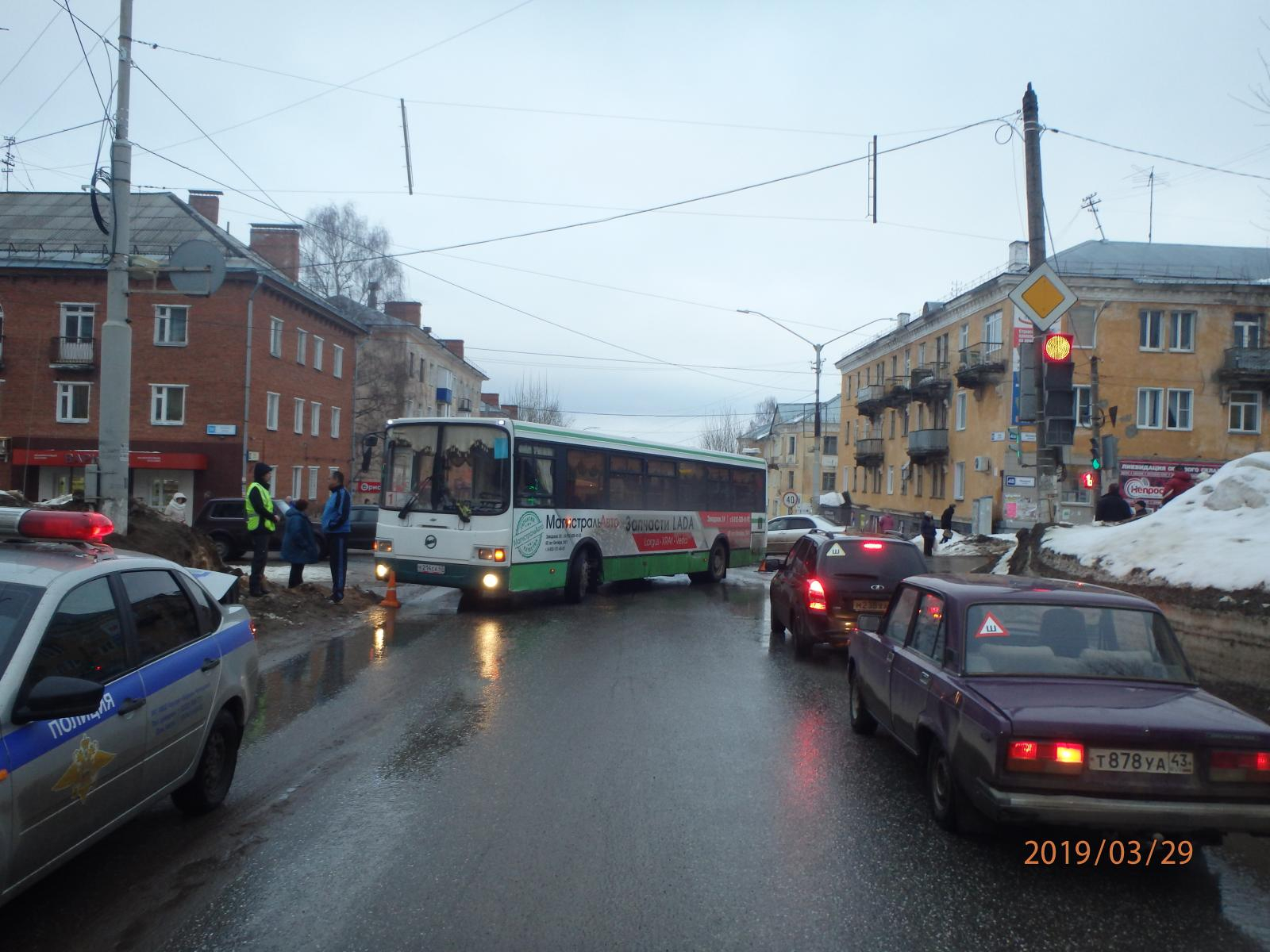 Автобус сбил женщину в Чепецке: появились подробности ДТП
