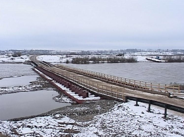 В Чепецке на период весеннего половодья закроют наплавной мост через Чепцу