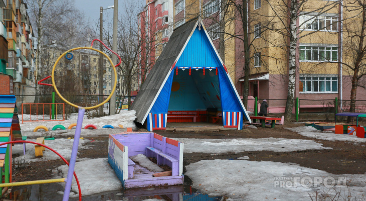В Кирове у детского сада мужчина разделся перед 5-летними девочками