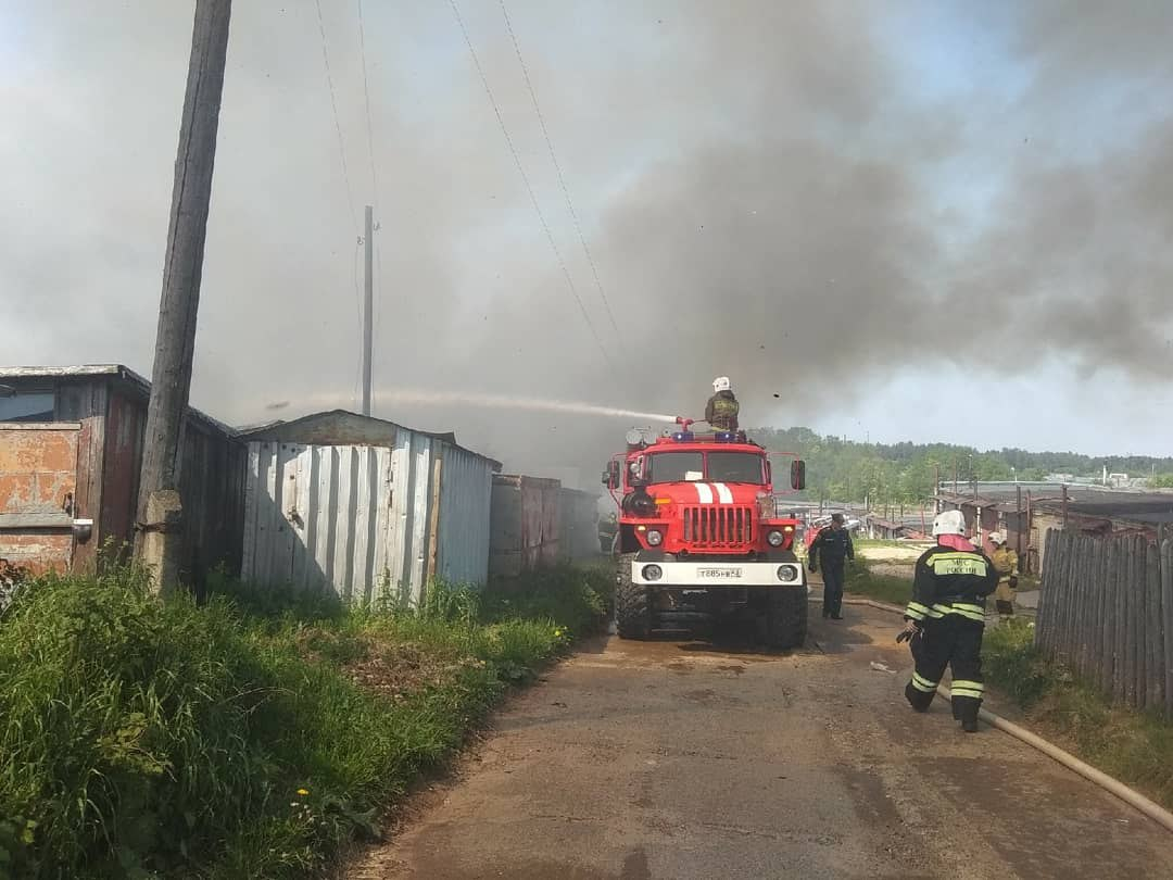 Сгорели дом, баня и сарай: стали известны подробности утреннего пожара в Кирово-Чепецке