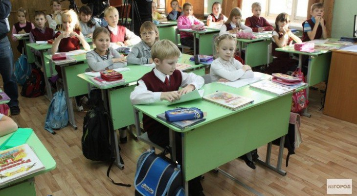 Российским школьникам хотят облегчить рюкзаки