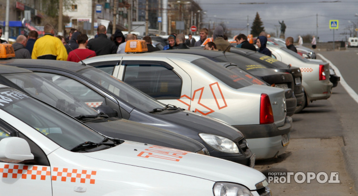 В Кирово-Чепецке выявили шесть таксистов без лицензии