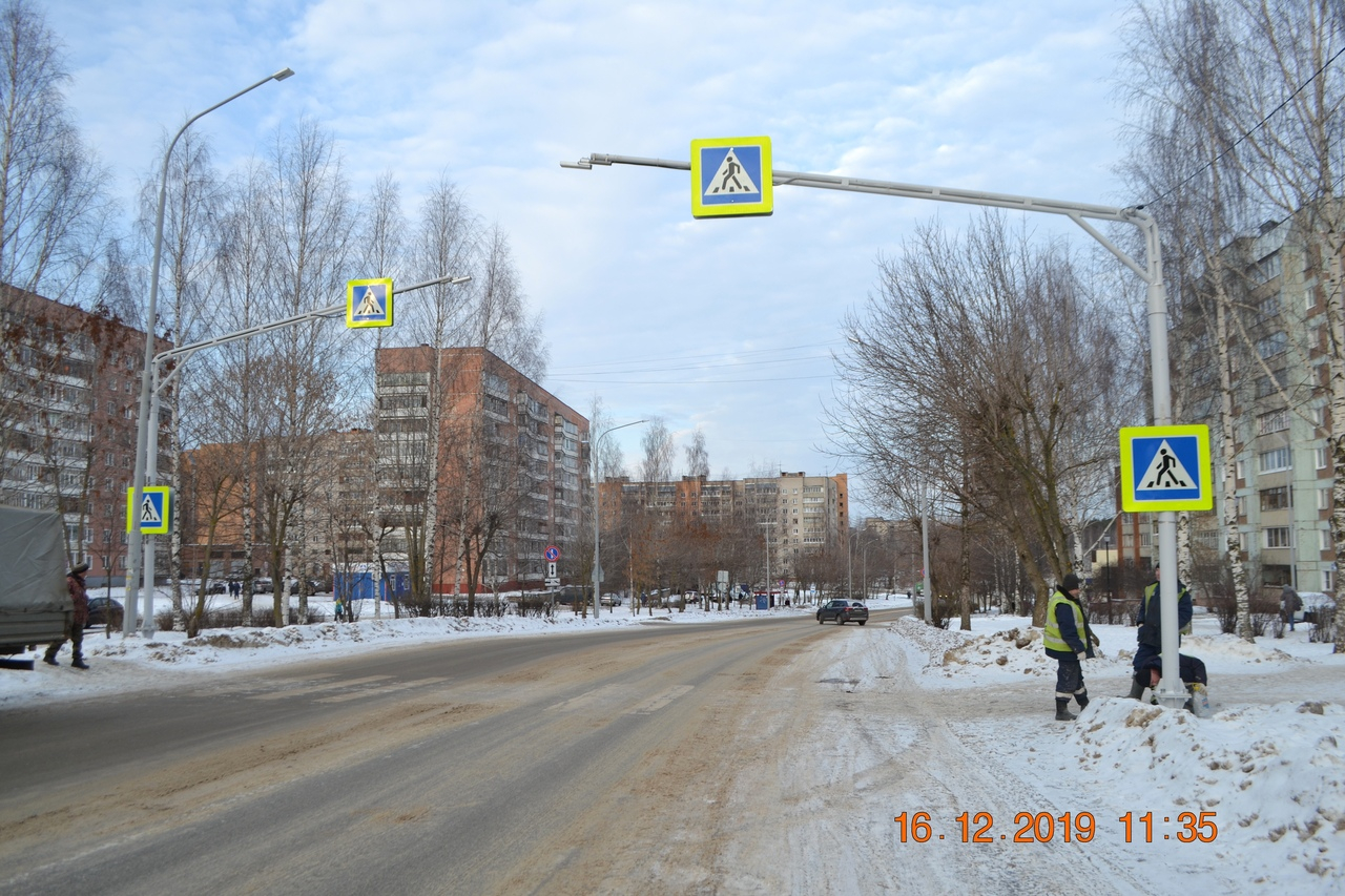 Фото дня: в Кирово-Чепецке установили Г-образные опоры со знаками зебры