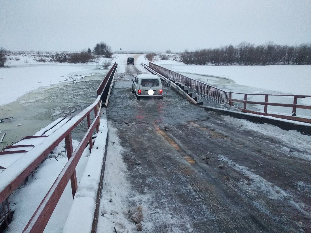В Кирово-Чепецке понтонный мост через Чепцу вновь ушел под воду