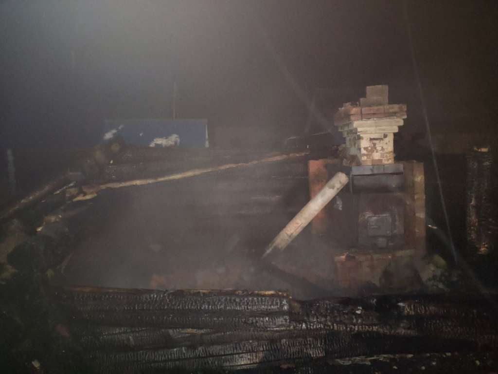 Ущерб 2 миллиона: в Кирово-Чепецке полностью сгорел жилой дом