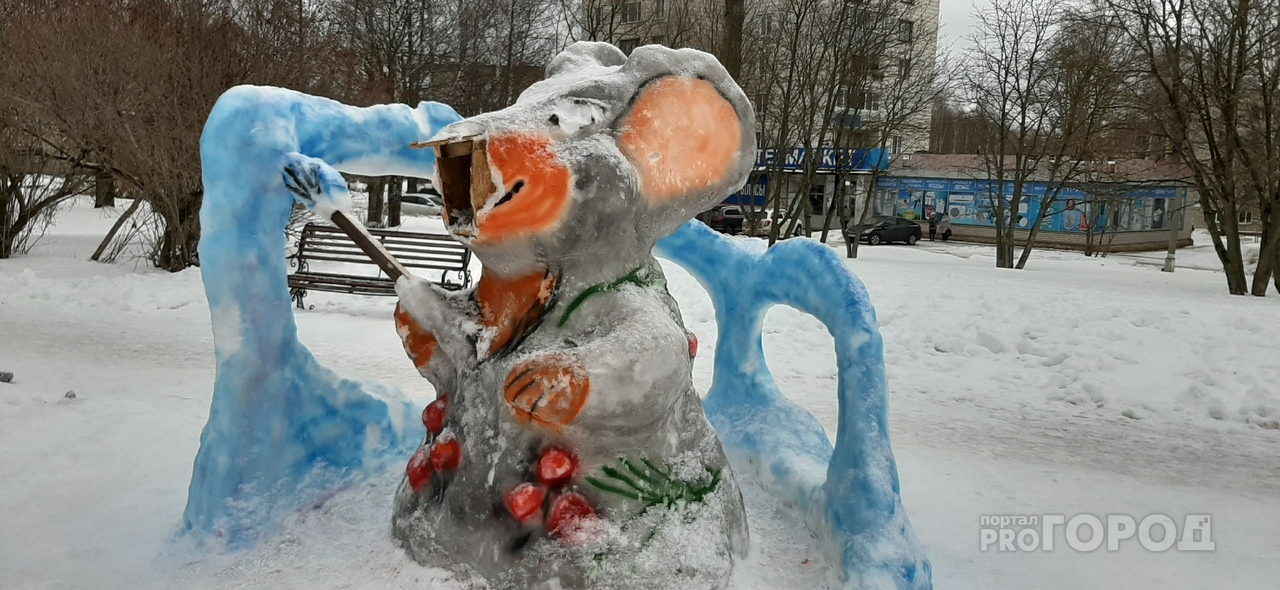"Ни о каком восстановлении речи быть не может": в Чепецке сломали снежные фигуры у администрации