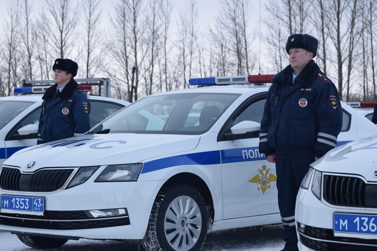 Кирово-чепецким сотрудникам ГИБДД передали четыре новые машины