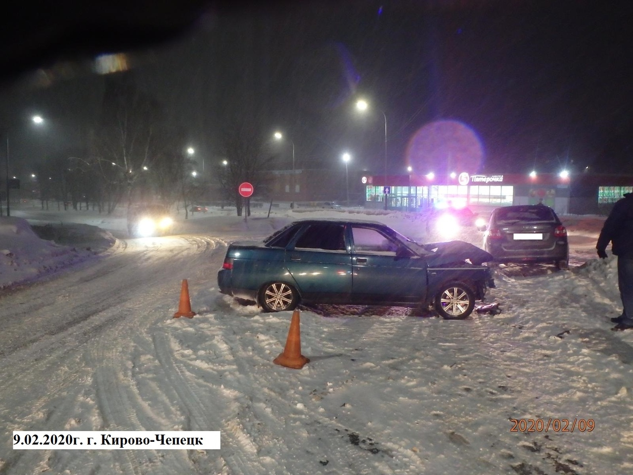 В Кирово-Чепецке в аварии с двумя ВАЗами пострадали две женщины