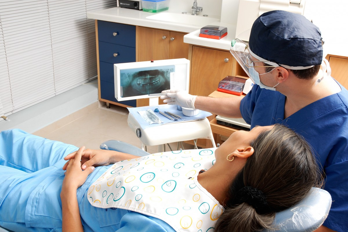 Лицензии, отзывы, советы: а как вы выбираете стоматологию?