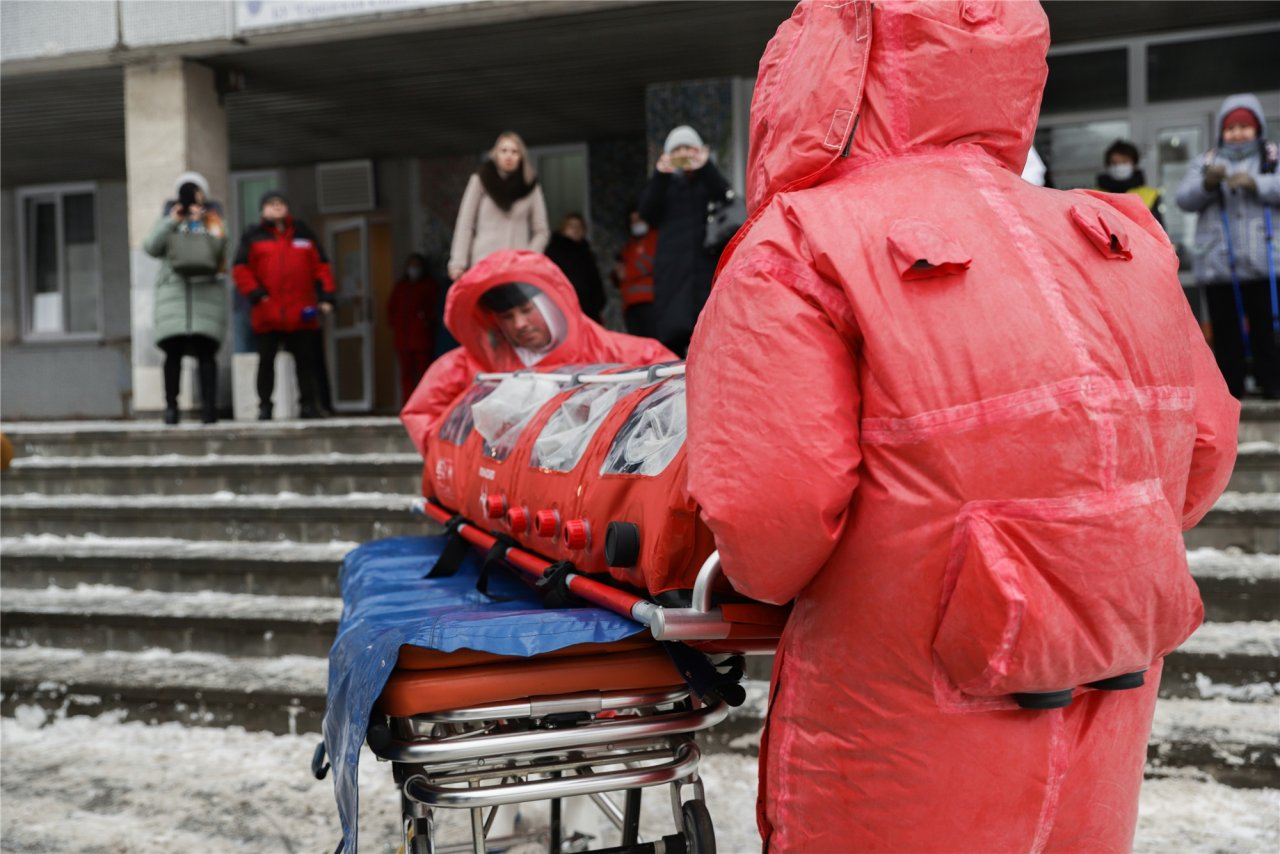 У отца подозрение на коронавирус: в Кирове госпитализировали семью с ребенком