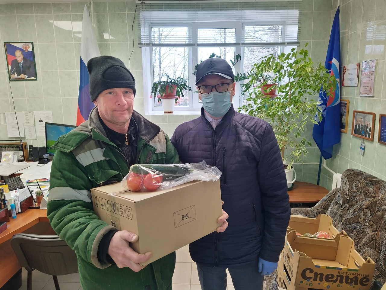 Нуждающиеся семьи Кирово-Чепецкого района продолжают получать продуктовые наборы