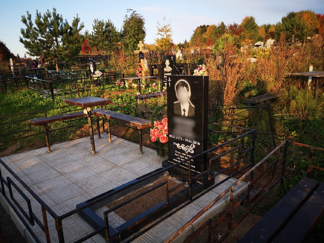 Кладбища закрыты: чепчане боятся не успеть с благоустройством могил к Троице