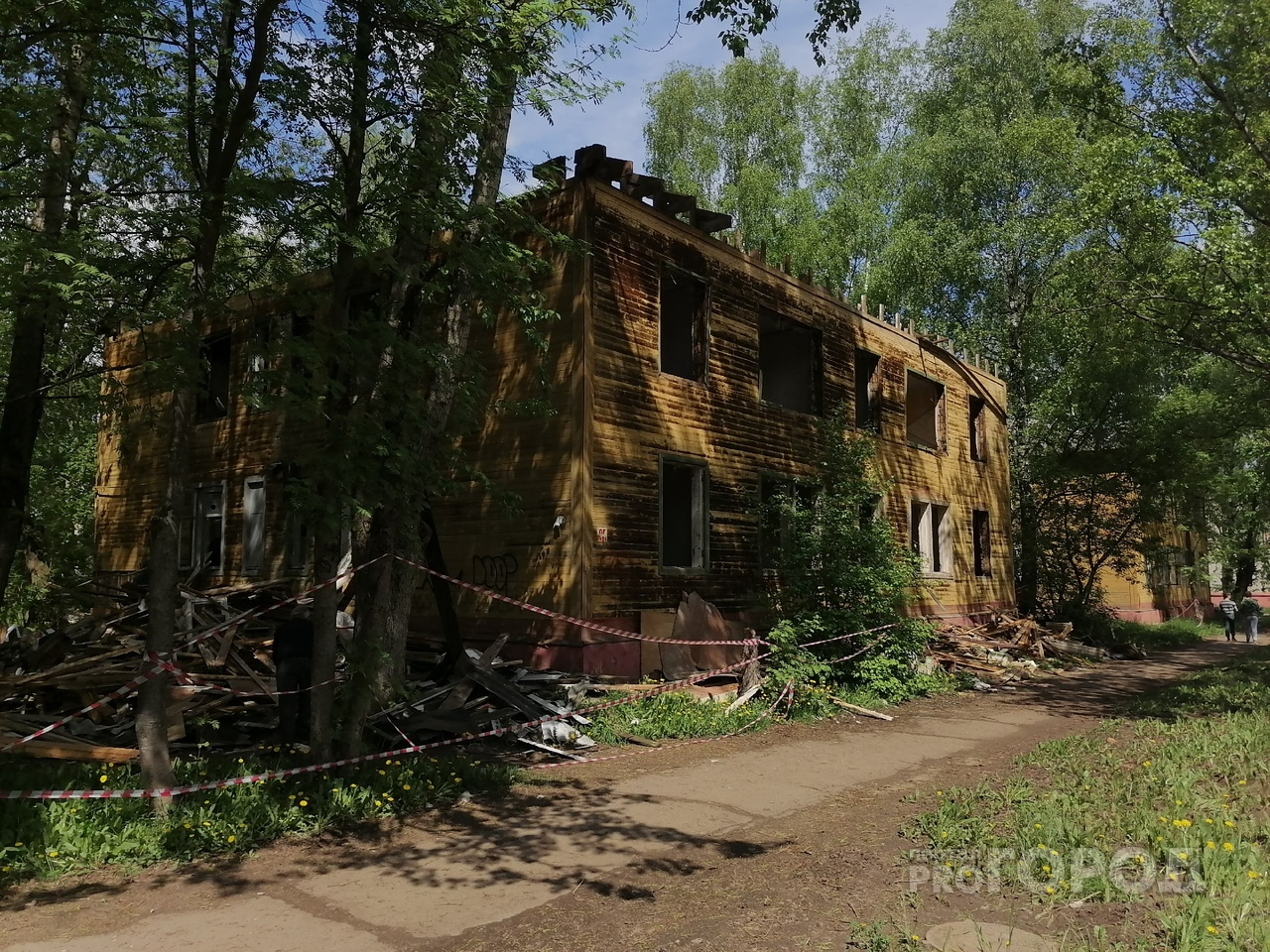 Фото дня: в Кирово-Чепецке сносят последние расселенные дома на улице Луначарского