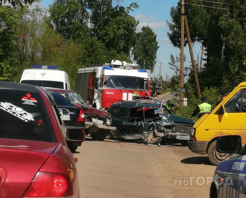 В Кирово-Чепецке при столкновении двух ВАЗов пострадали пять человек