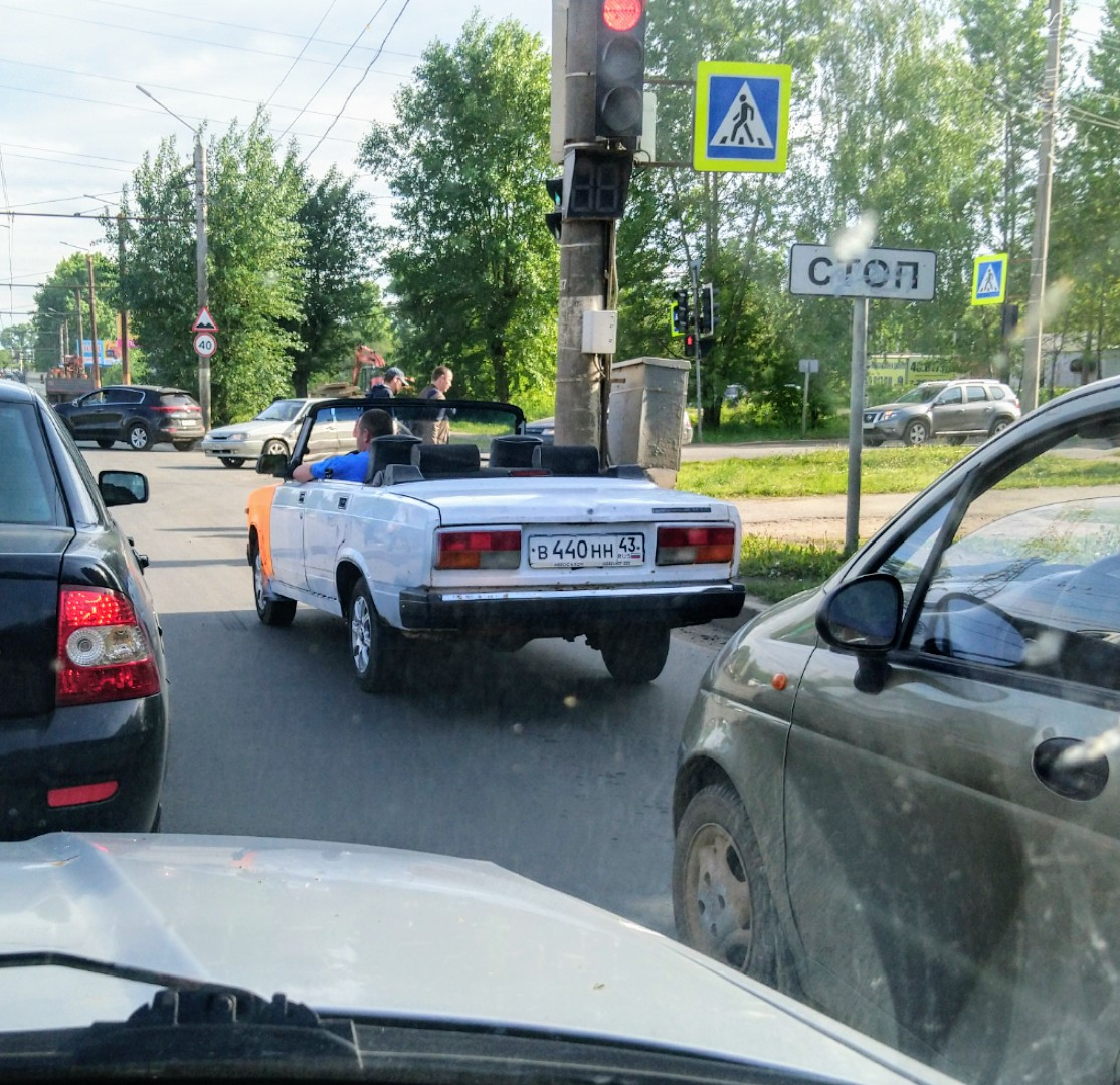 Фото дня: по Кирово-Чепецку ездит кабриолет,  сделанный умельцем из ВАЗа