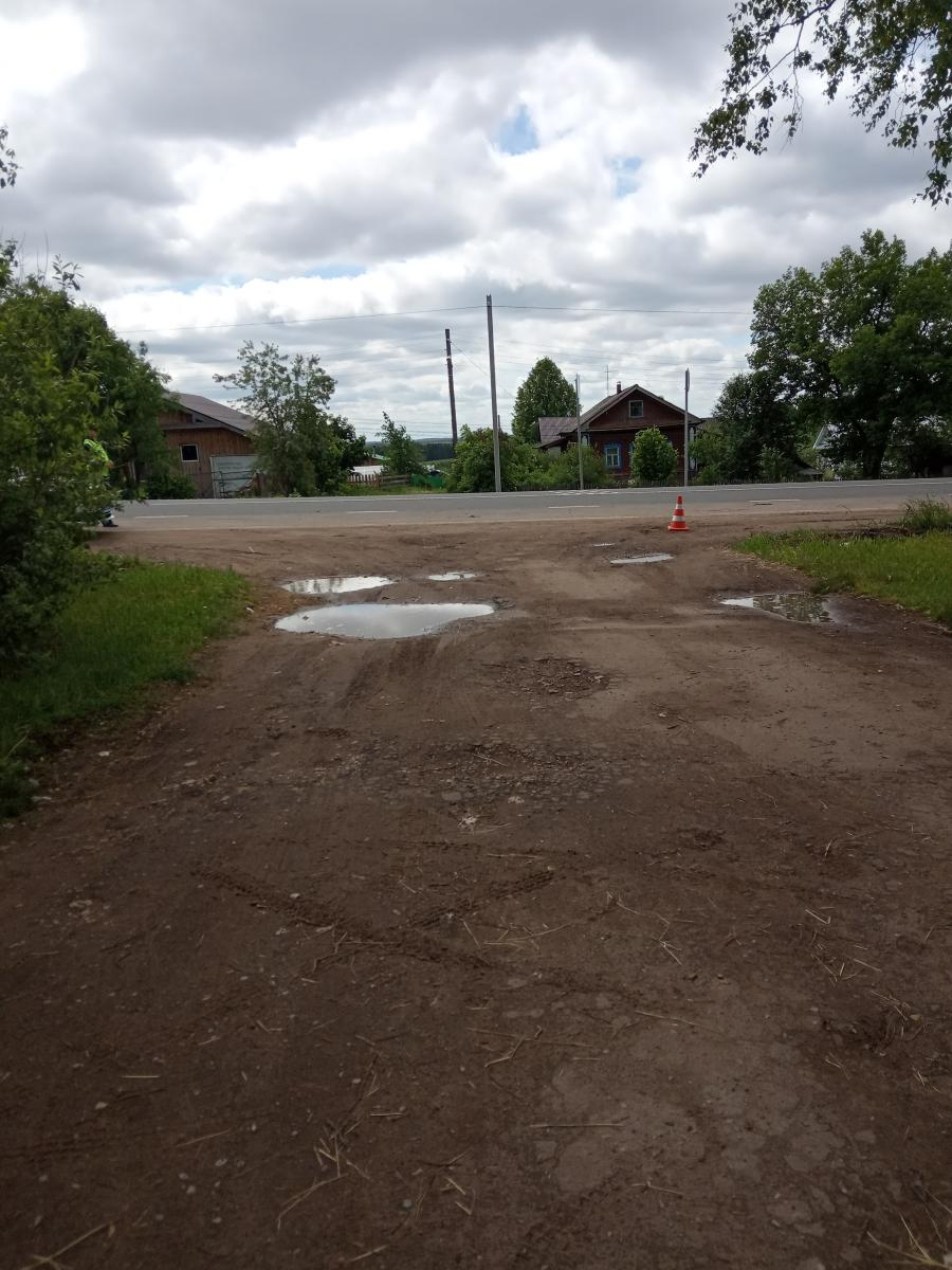 В Кирово-Чепецком районе неизвестный водитель сбил женщину и скрылся