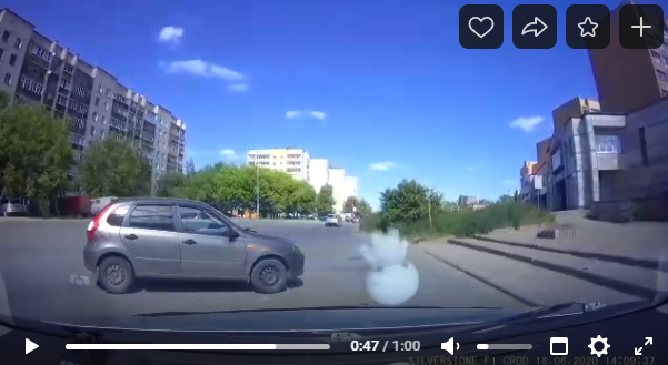 В Кирово-Чепецке на дорогу выехала машина без водителя